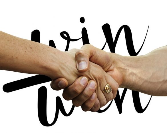 hands-3343735_1280